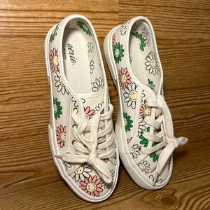 Women’s Size 8 Aerie Smiley® Lace Up Sneakers